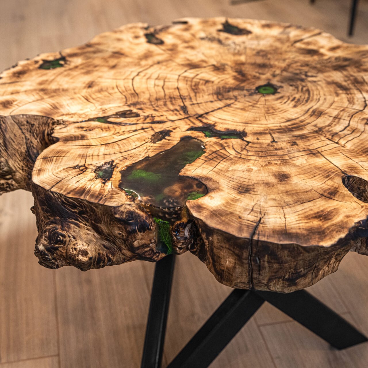 Alternative view of Ąžuolinis kavos staliukas