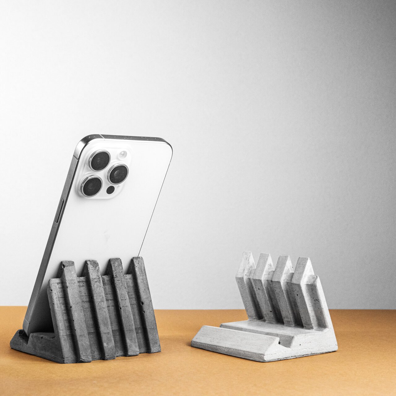 Telefono Laikiklis Spiked