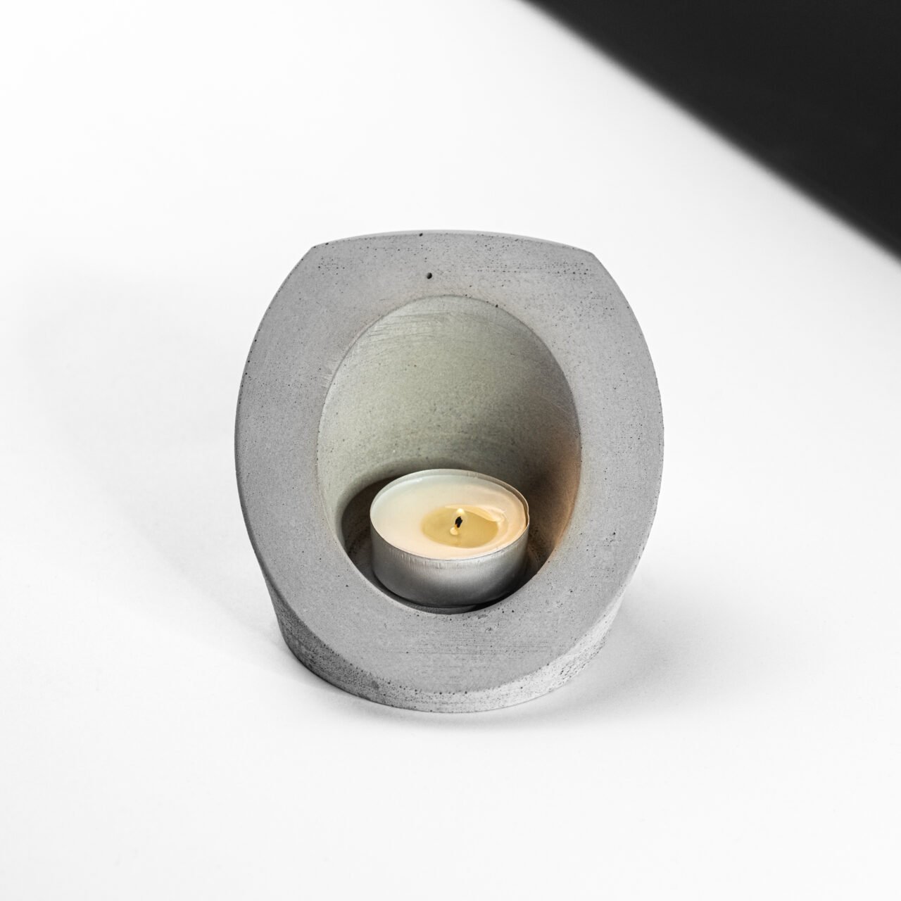 Alternative view of Betoninė žvakidė